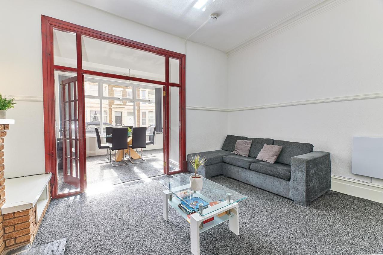Pleasure Holiday Apartments Блекпул Екстериор снимка